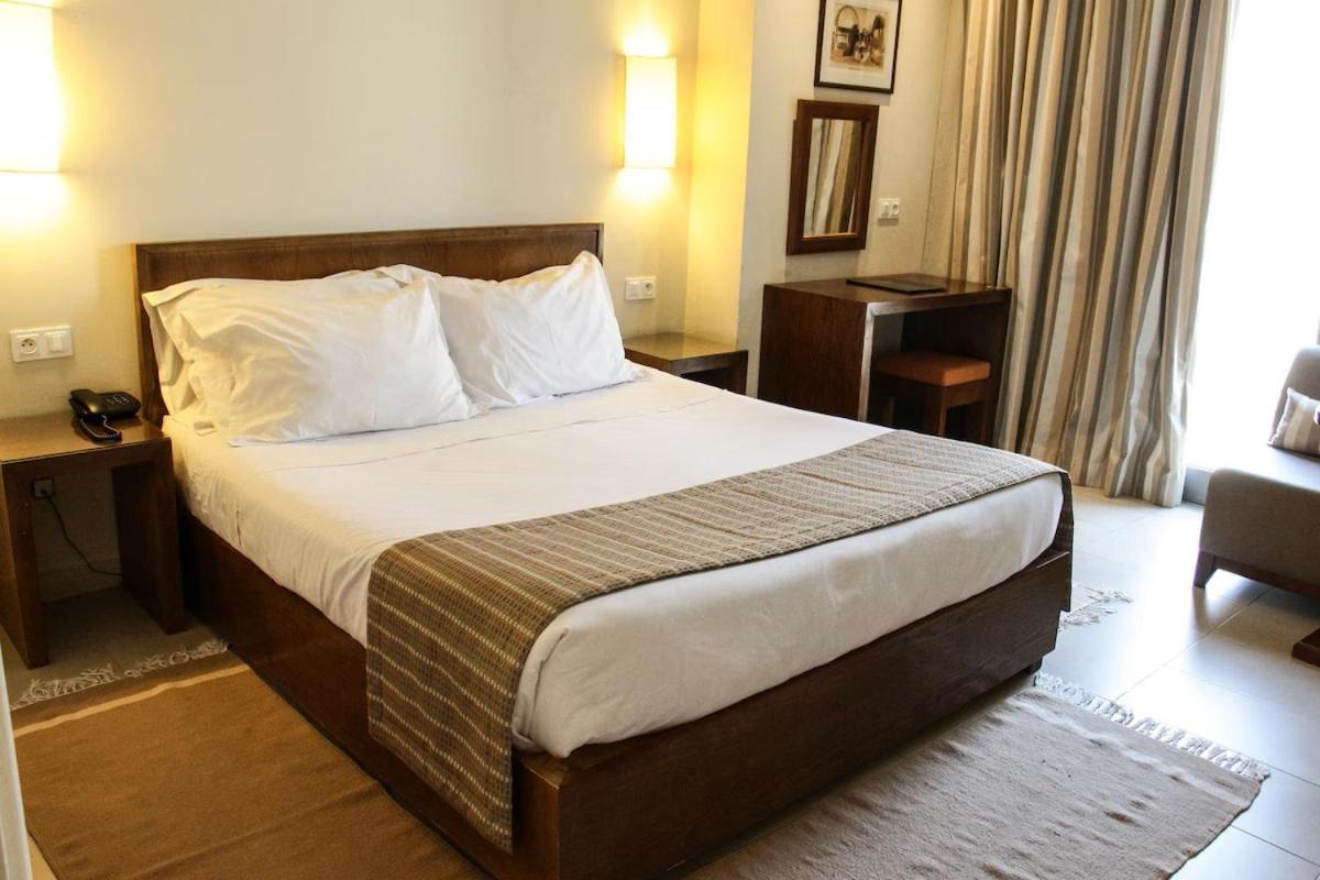 Le Consul 3* Tunis